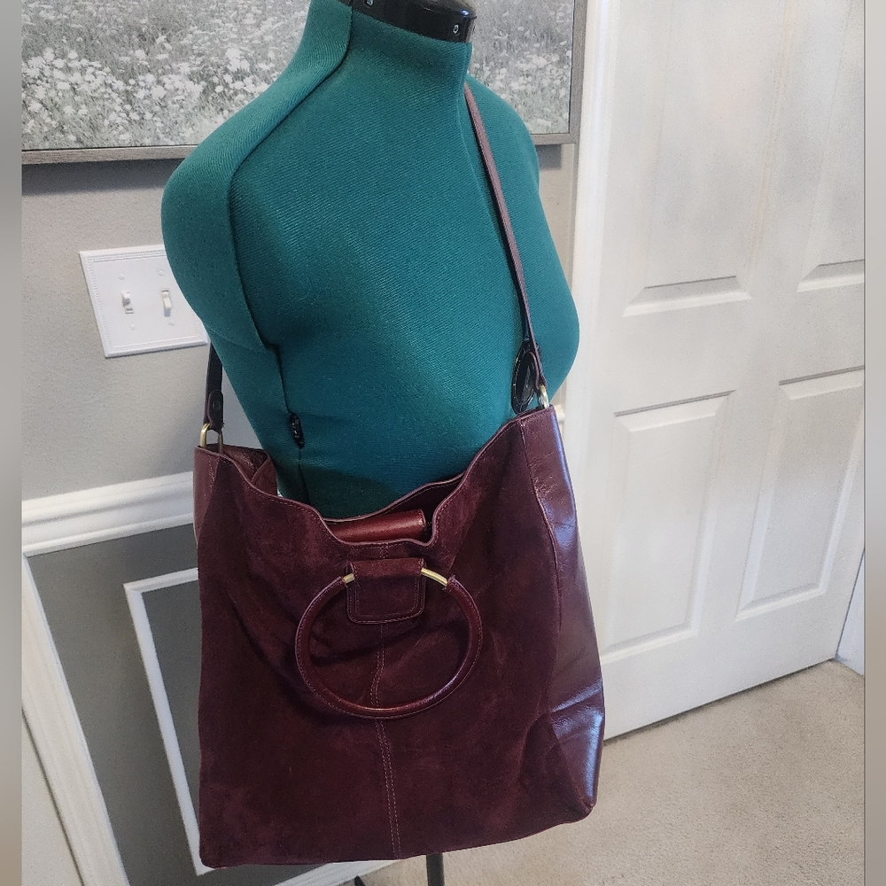 HOBO Sheila Large Crossbody